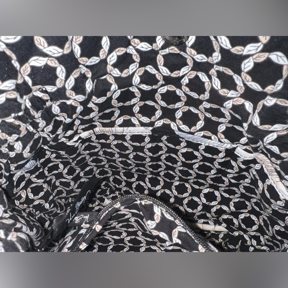 Vera Bradley Small Tote In Camilla Pattern. - Picture 5 of 5